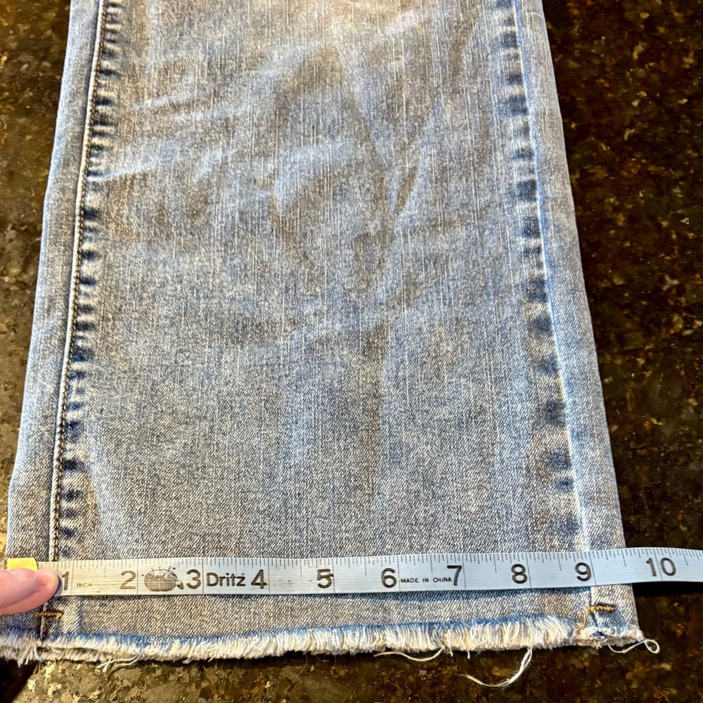 ⭐️High Rise Raw Hem Straight Leg Medium Wash Jeans⭐️ - Picture 8 of 9